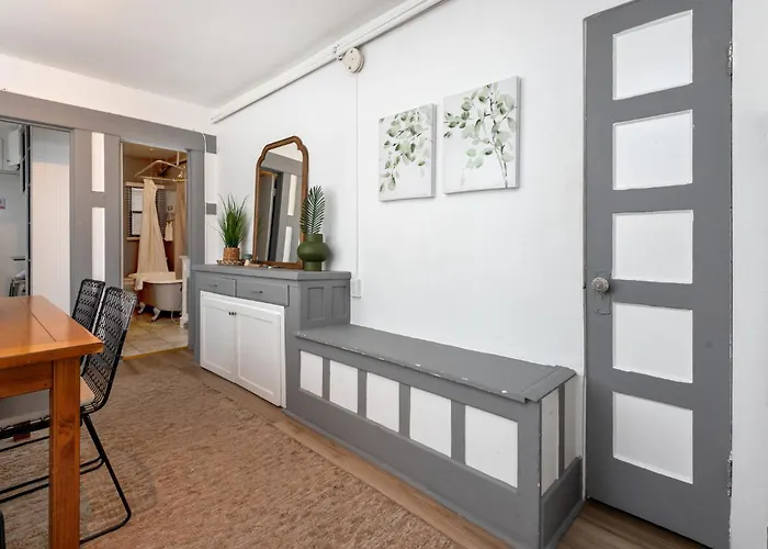 Surfside Stay 2Br With Queen Beds In Venice